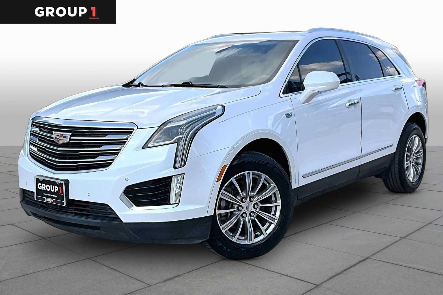 Used 2017 Cadillac XT5 Luxury w/ Driver Awareness Package FWD image 1