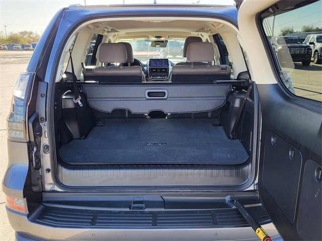 Used 2023 Lexus GX 460 Luxury image 11