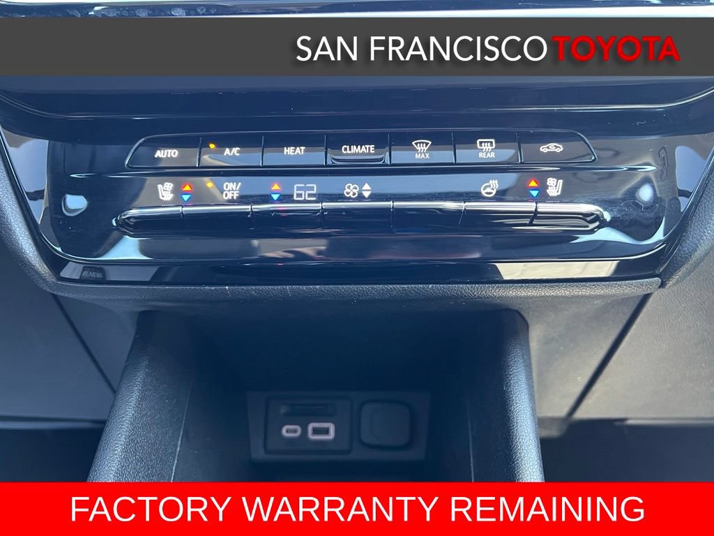 Used 2022 Chevrolet Bolt EUV Premier w/ Sun & Sound Package FWD image 26