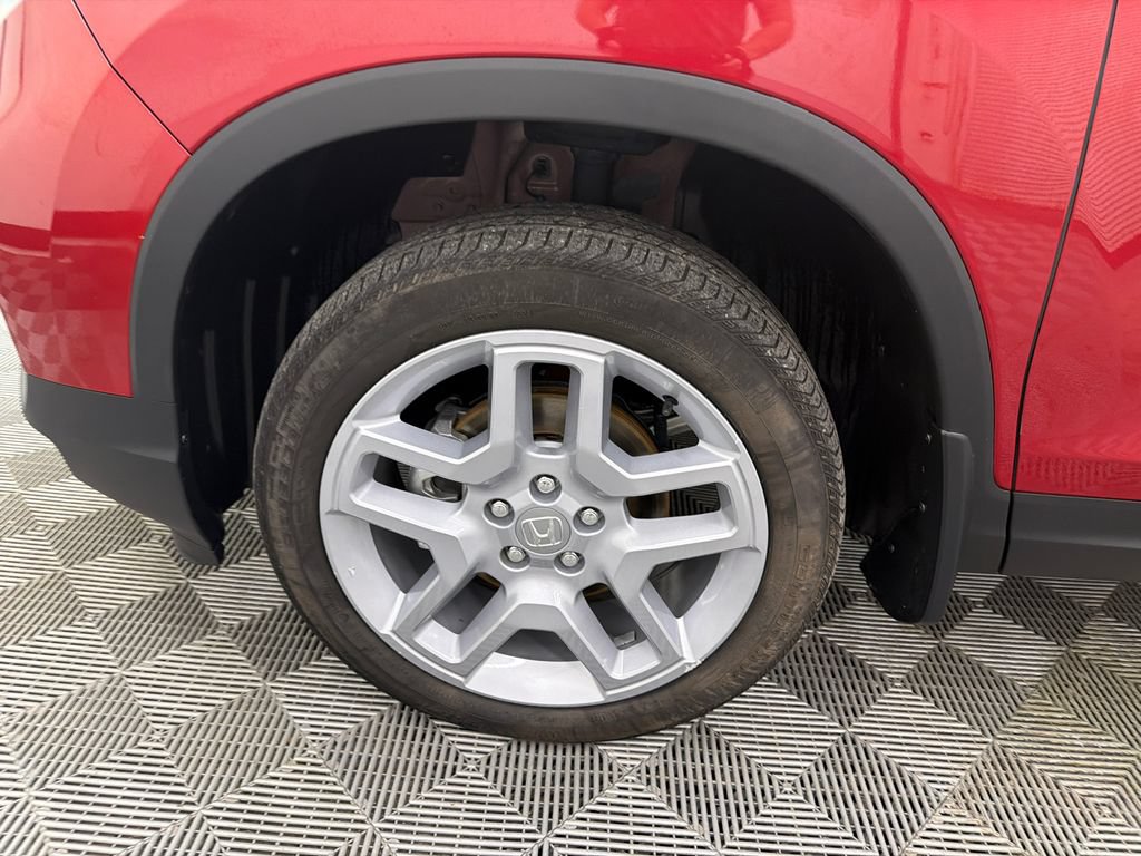 Certified 2025 Honda Passport EX-L image 13