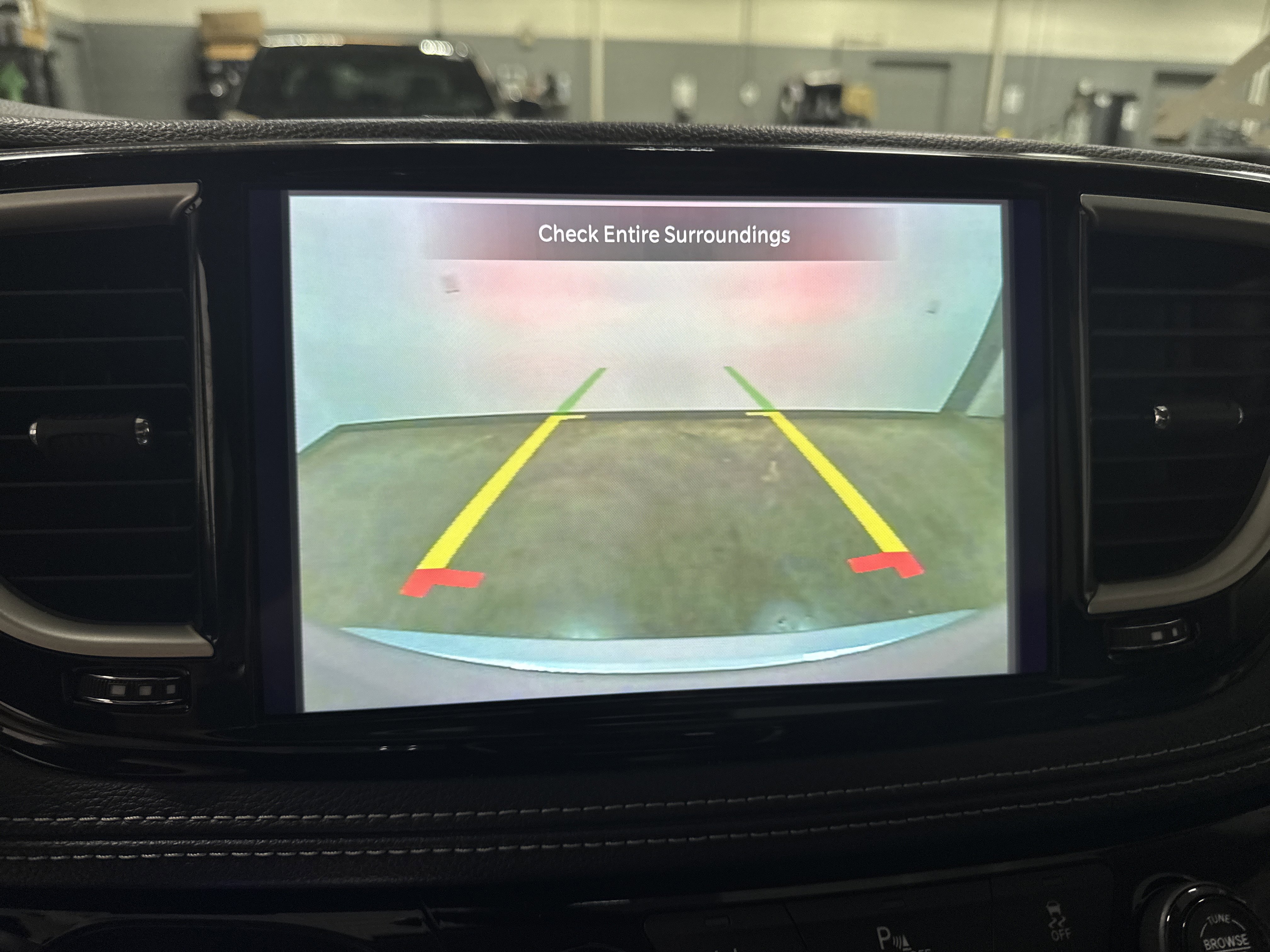 Used 2024 Chrysler Pacifica Select image 22