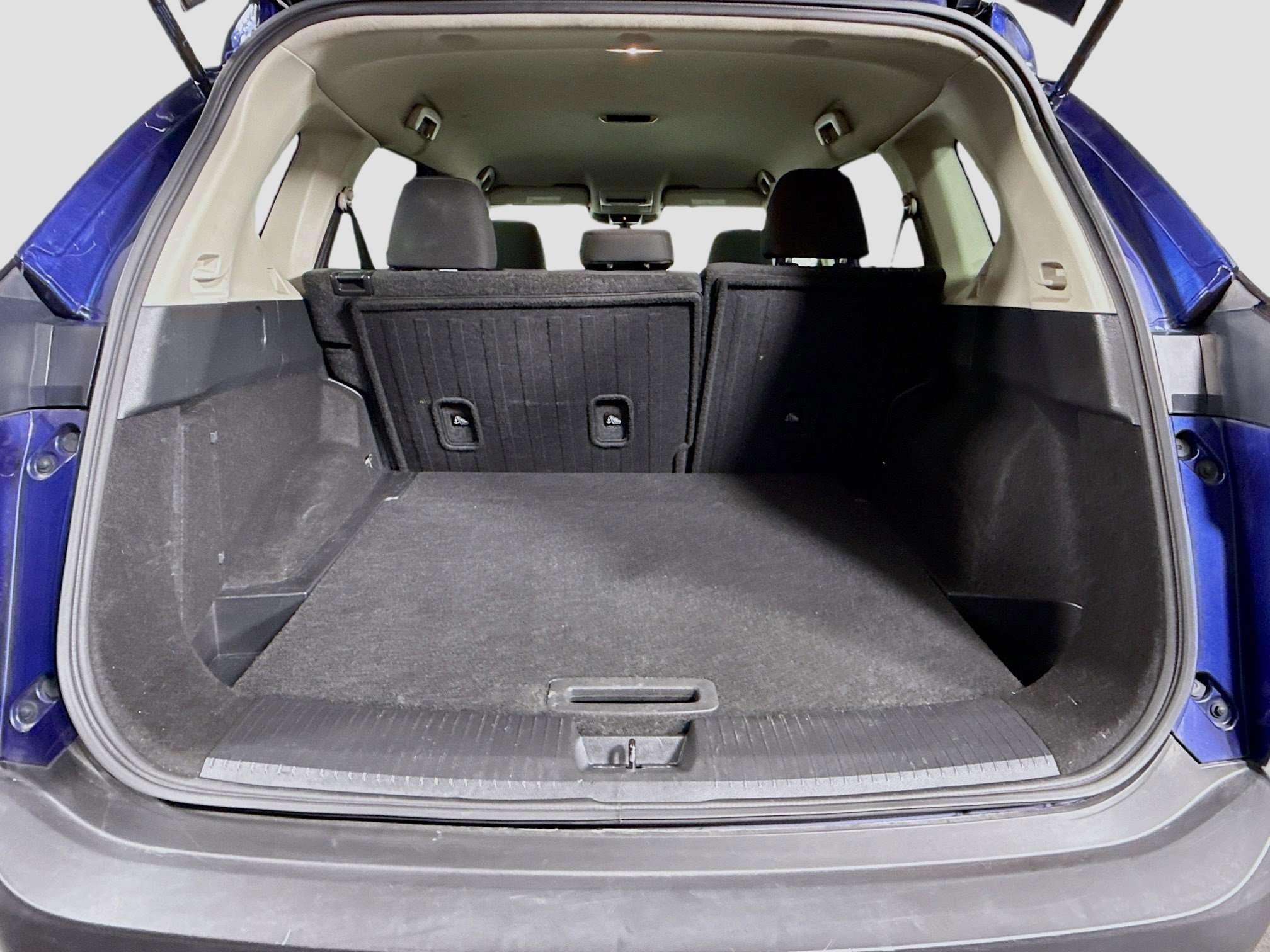 Used 2023 Nissan Rogue S image 35