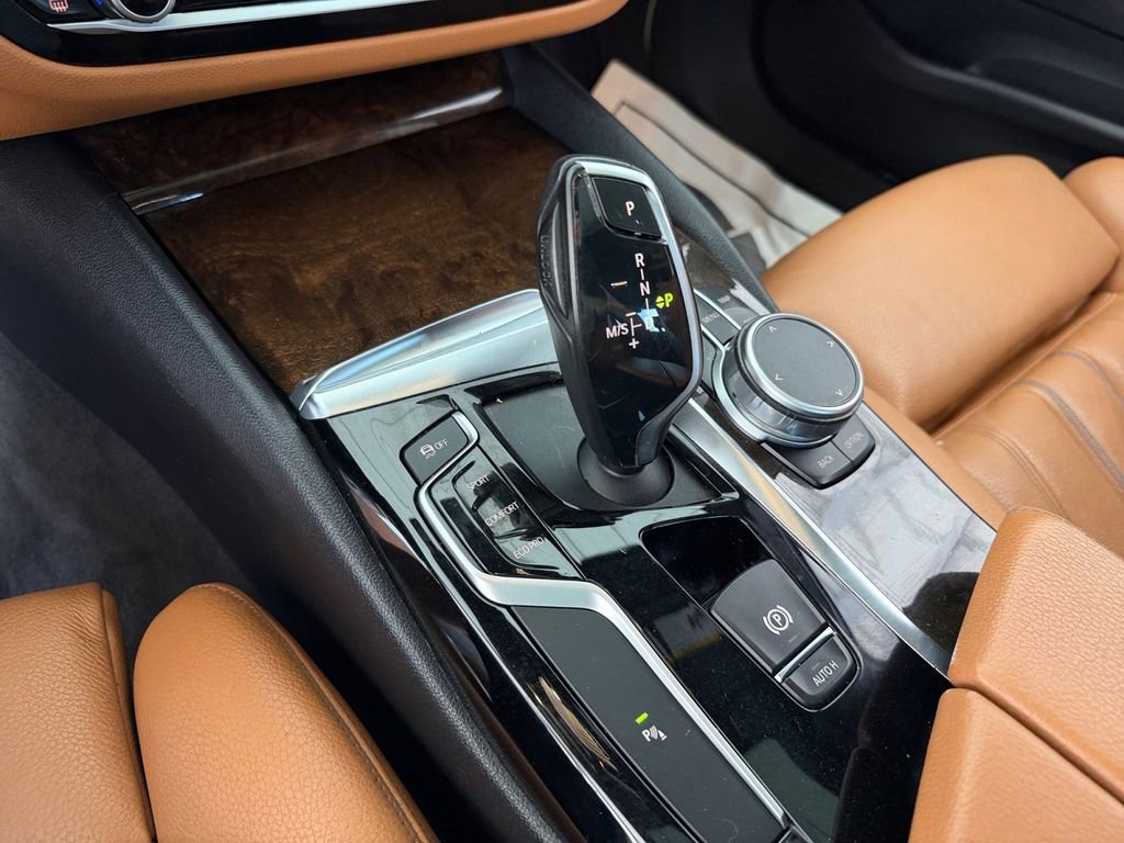 Used 2019 BMW 530i xDrive w/ Convenience Package image 14