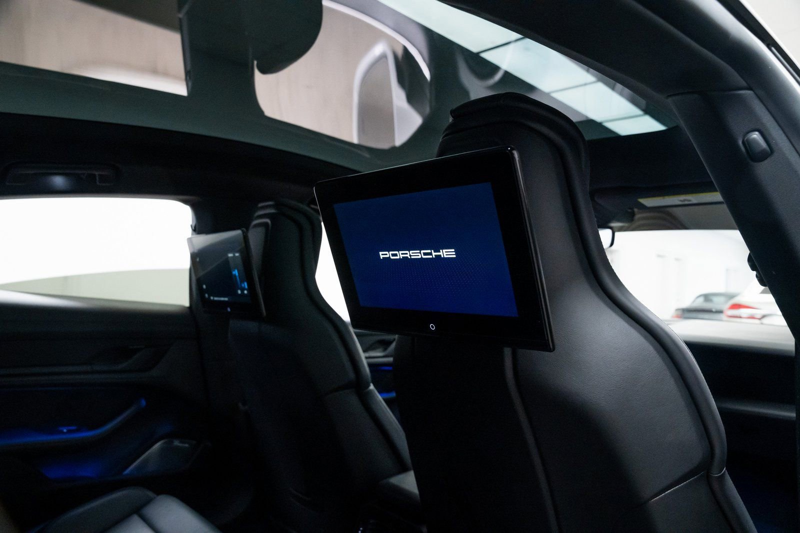 Used 2022 Porsche Taycan 4S image 24