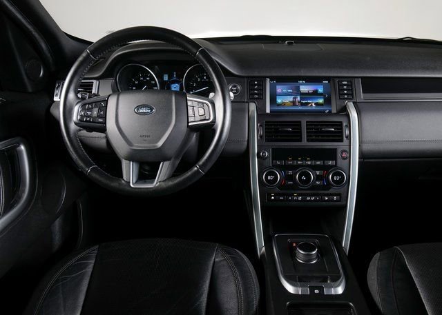Used 2017 Land Rover Discovery Sport HSE image 10