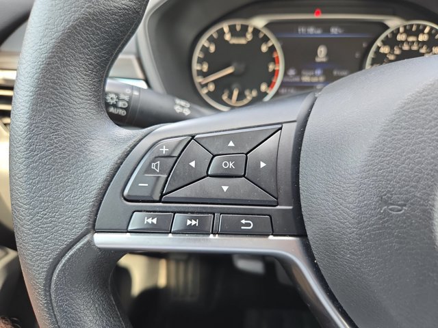 Used 2025 Nissan Altima 2.5 SV FWD image 17
