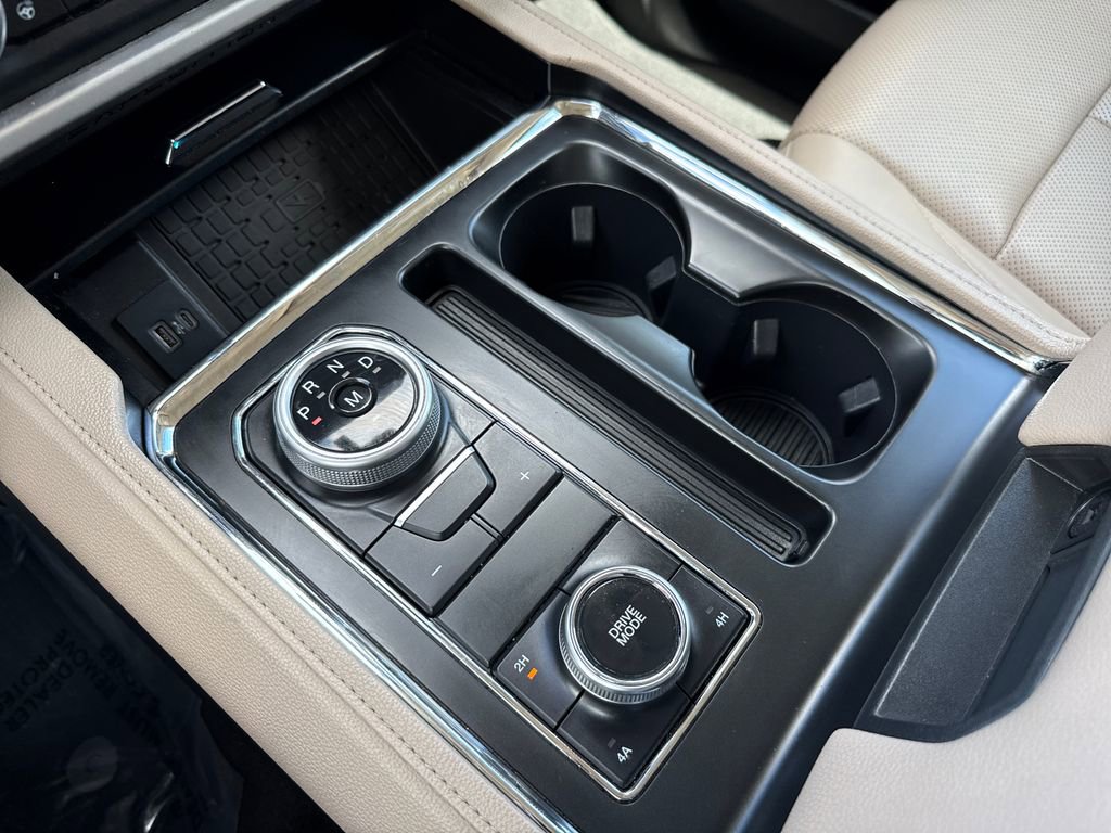Used 2024 Ford Expedition Max XLT image 24