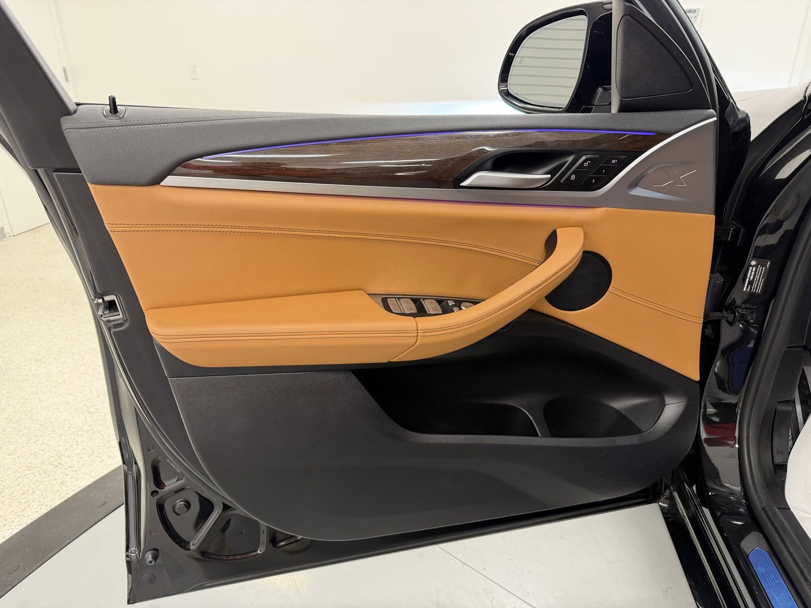 Used 2024 BMW X4 M40i w/ Premium Package image 37