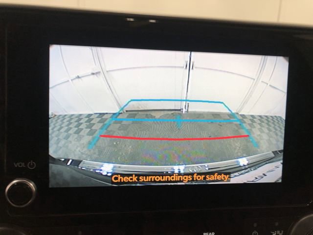 Used 2023 Toyota Highlander L image 21