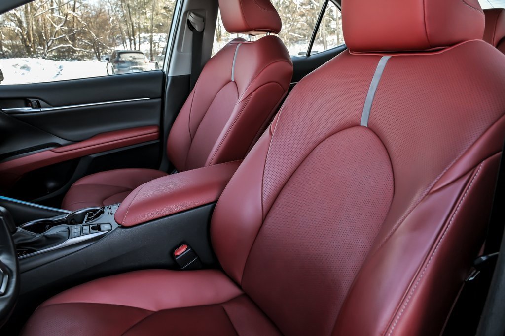 Used 2021 Toyota Camry XSE w/ Navigation Upgrade Package image 15