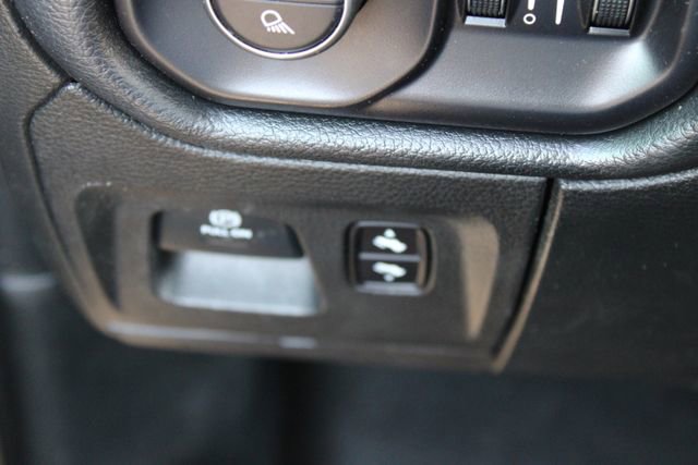 Used 2019 RAM 1500 Laramie AWD/4WD image 24