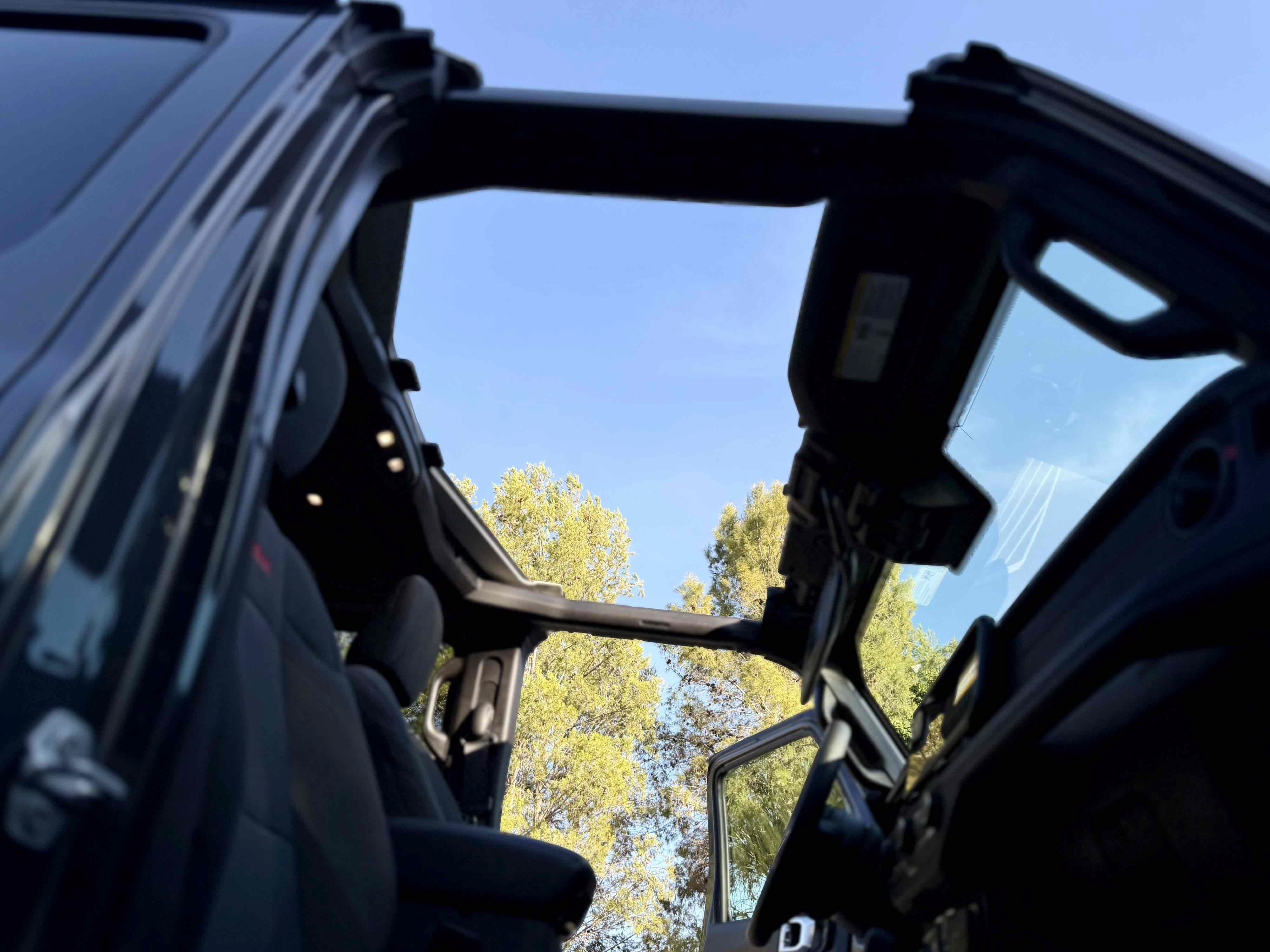 Used 2025 Jeep Wrangler Unlimited Rubicon AWD/4WD image 23