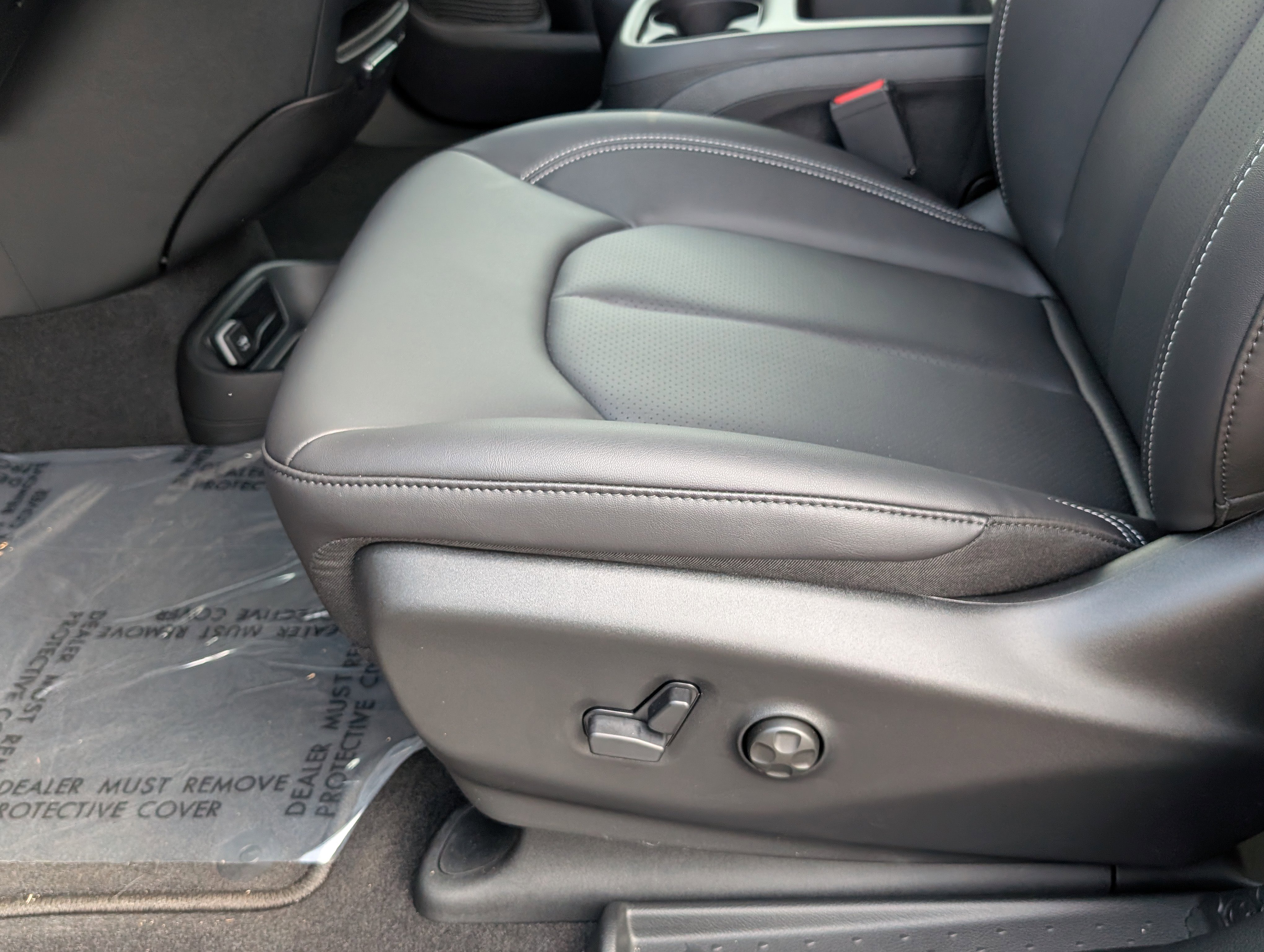 New 2026 Chrysler Voyager LX image 7