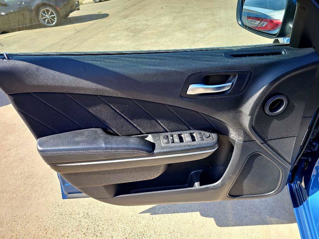 Used 2022 Dodge Charger SXT image 13