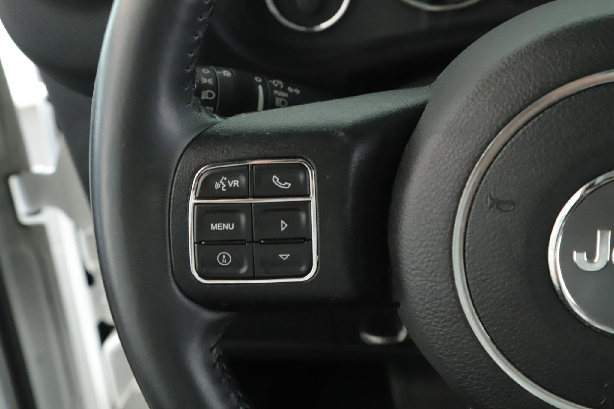 Used 2017 Jeep Wrangler Unlimited Sahara w/ Connectivity Group AWD/4WD image 8