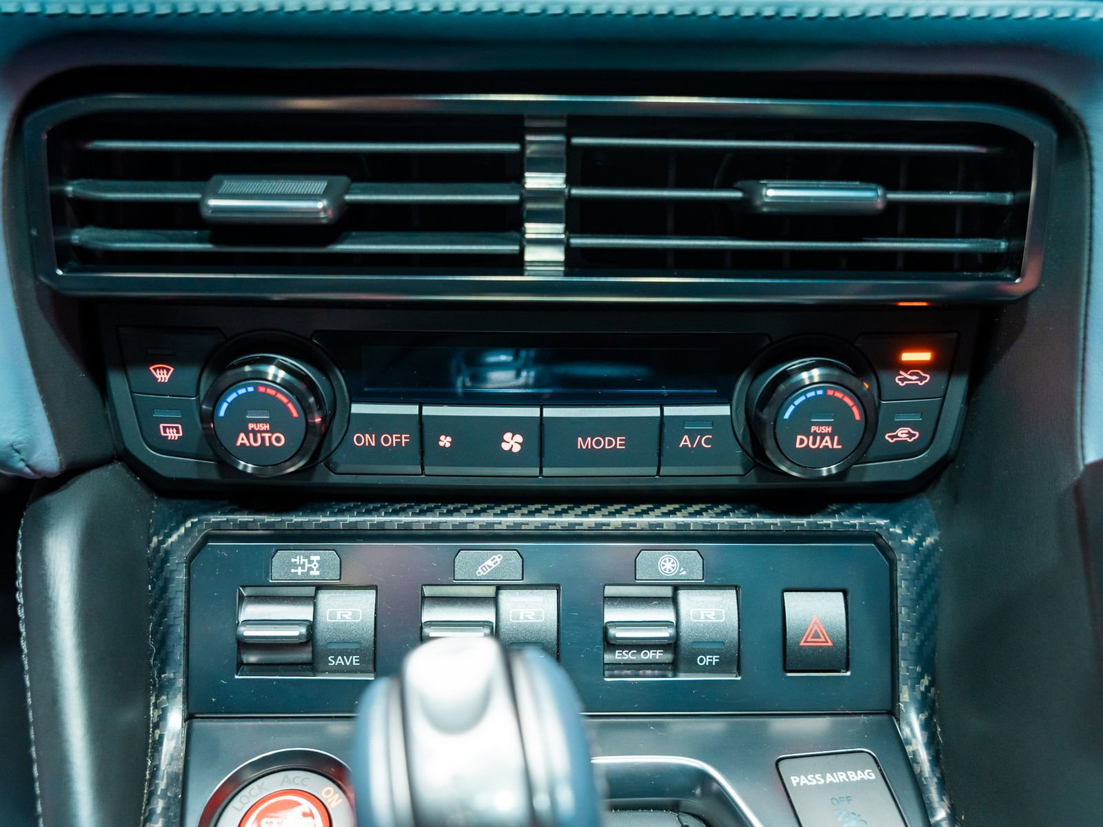 Used 2020 Nissan GT-R Premium image 53