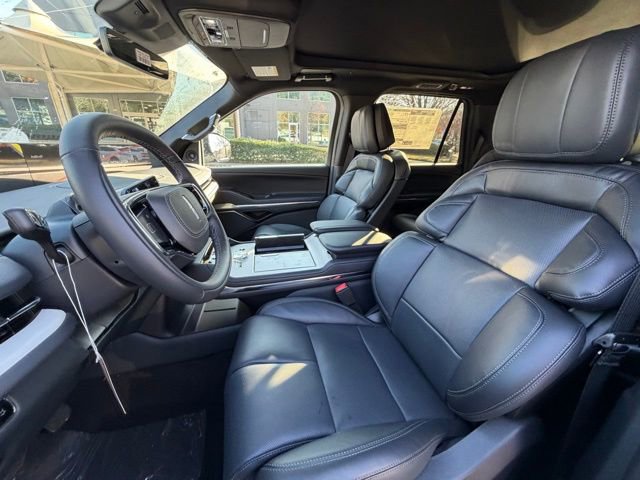 New 2025 Lincoln Navigator Reserve w/ Jet Appearance Package image 13