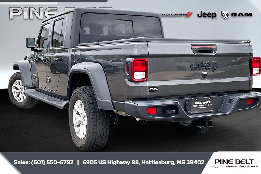 Used 2023 Jeep Gladiator Sport image 2