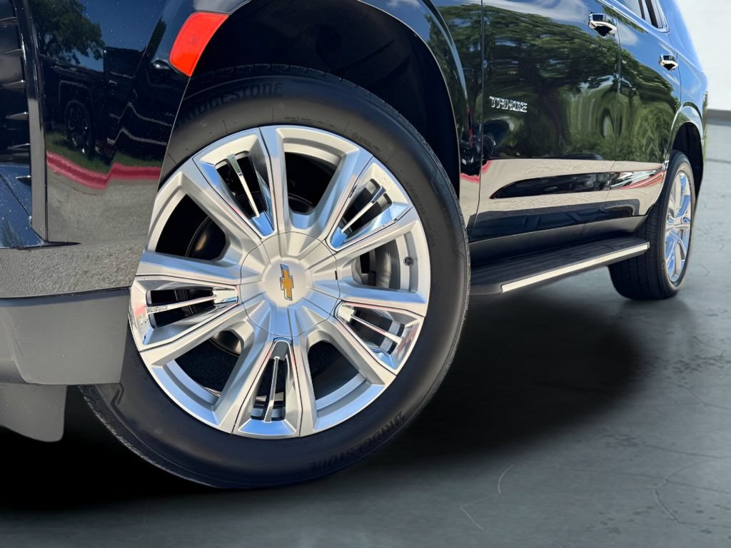 Used 2023 Chevrolet Tahoe High Country AWD/4WD image 2