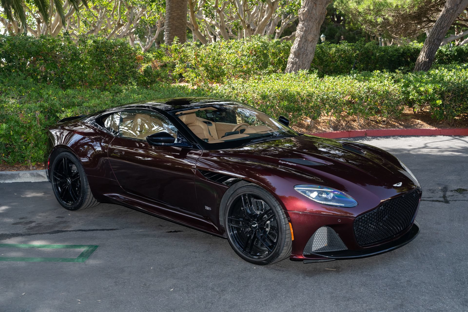 Used 2020 Aston Martin DBS Superleggera RWD image 1