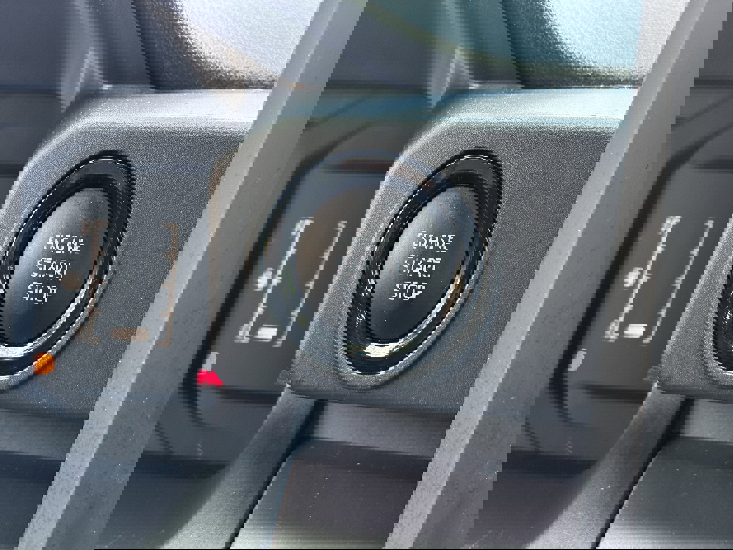 Used 2025 Toyota Tacoma SR5 AWD/4WD image 18