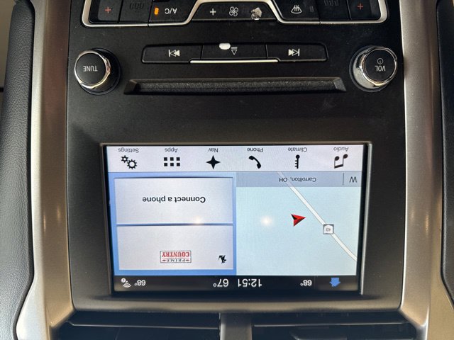 Used 2017 Ford Fusion SE w/ Fusion SE Technology Package FWD image 21