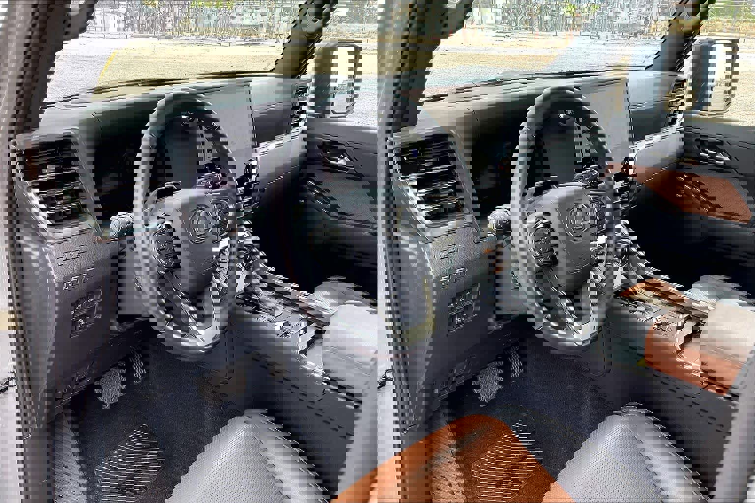 Certified 2024 Lexus GX 550 w/ Accessory Package (2T) image 16