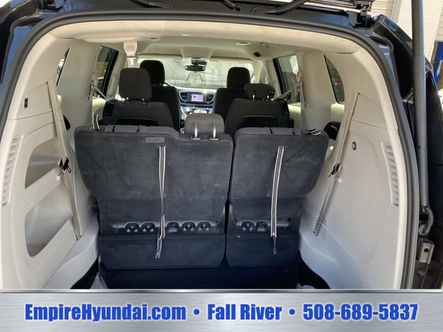 Used 2023 Chrysler Voyager LX FWD image 26