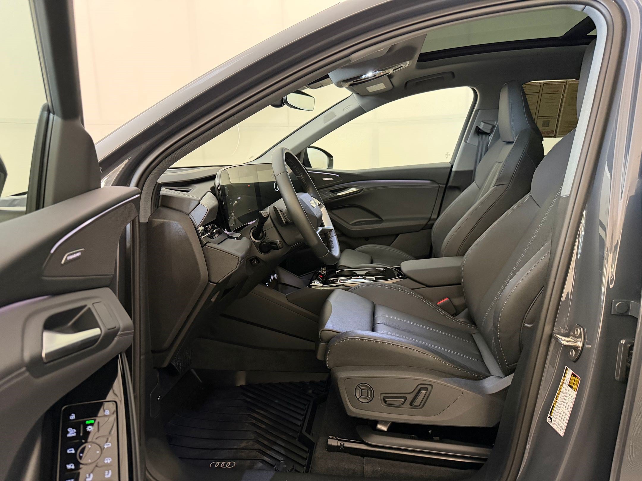 Certified 2025 Audi Q6 e-tron Premium Plus w/ Premium Plus AWD/4WD image 5