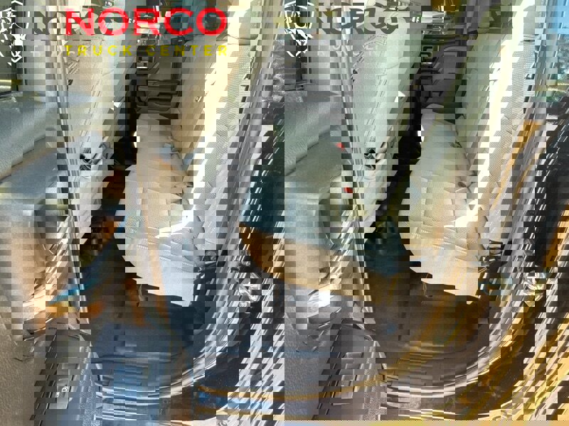 Used 2018 Chevrolet Silverado 1500 Custom image 14