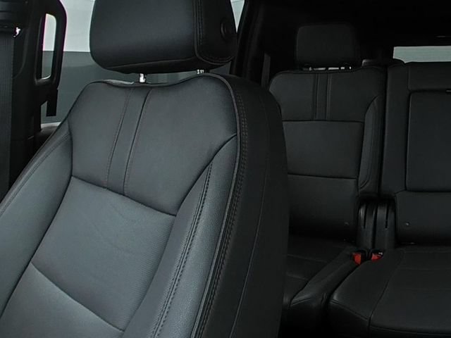 Used 2025 Chevrolet Suburban RST w/ Comfort Package AWD/4WD image 27