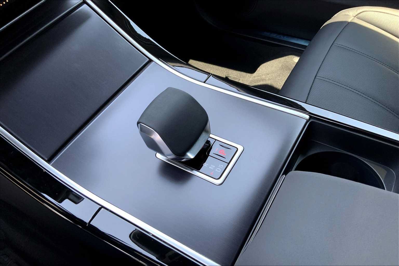 New 2026 Land Rover Range Rover Evoque Dynamic SE AWD/4WD image 7