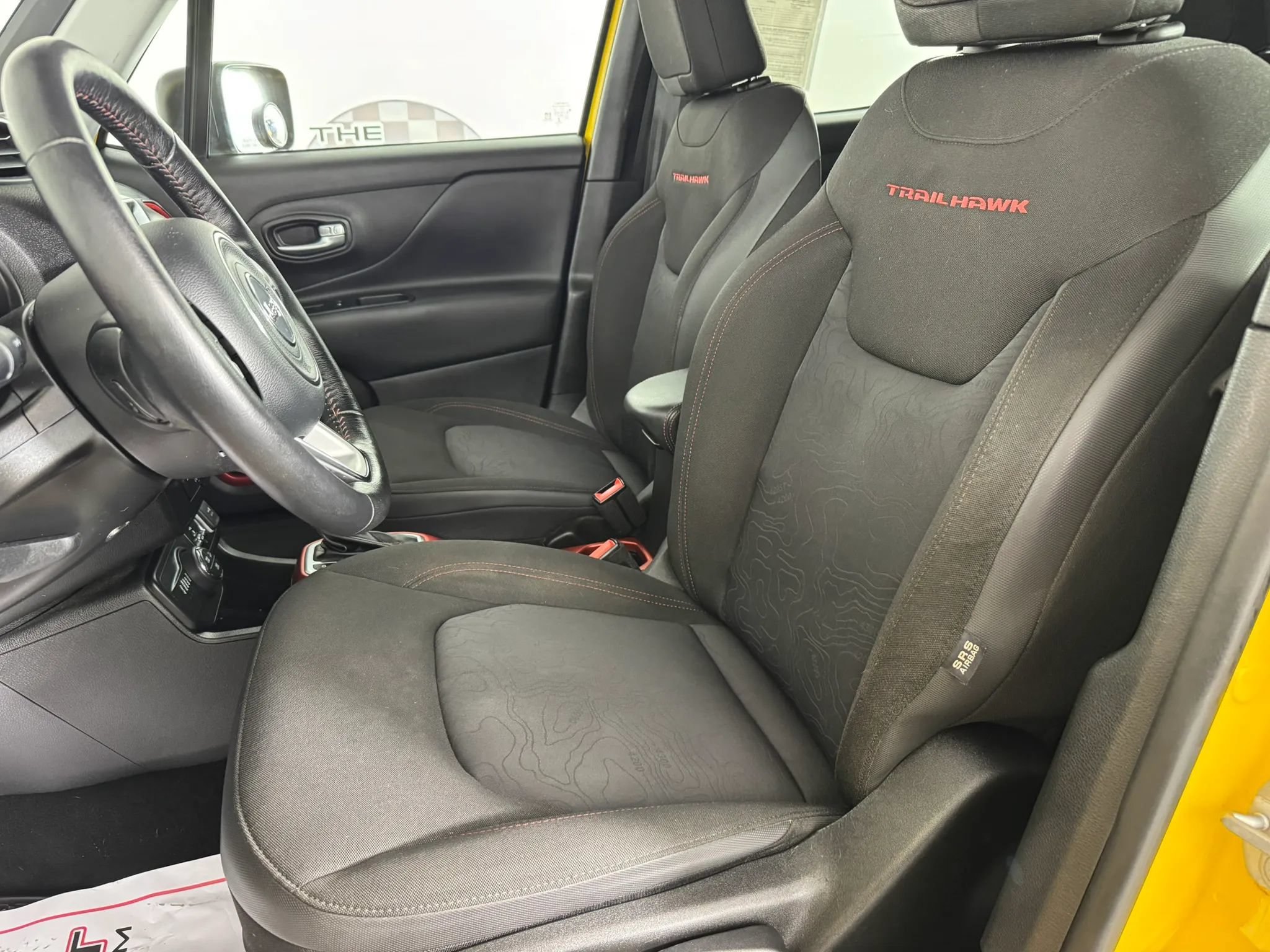 Used 2018 Jeep Renegade Trailhawk w/ UConnect 8.4 Nav Group AWD/4WD image 31