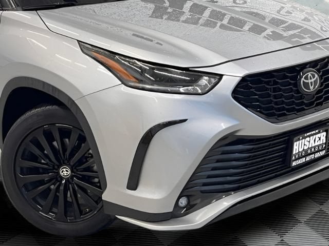 Used 2024 Toyota Highlander XSE FWD image 37