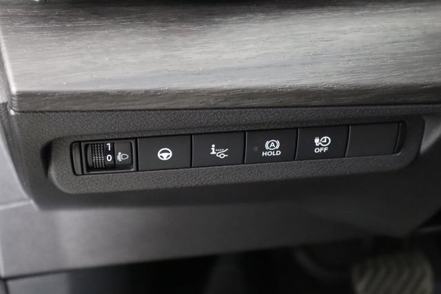 Used 2023 Nissan Ariya AWD image 22