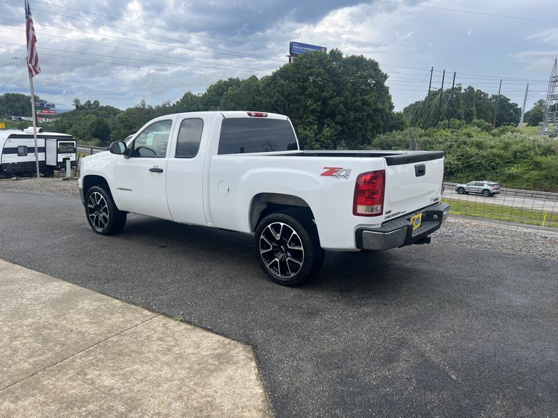 Used 2008 GMC Sierra 1500 SLE w/ Pro Grade Edition AWD/4WD image 4