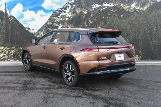 New 2026 Toyota Crown Signia image 3