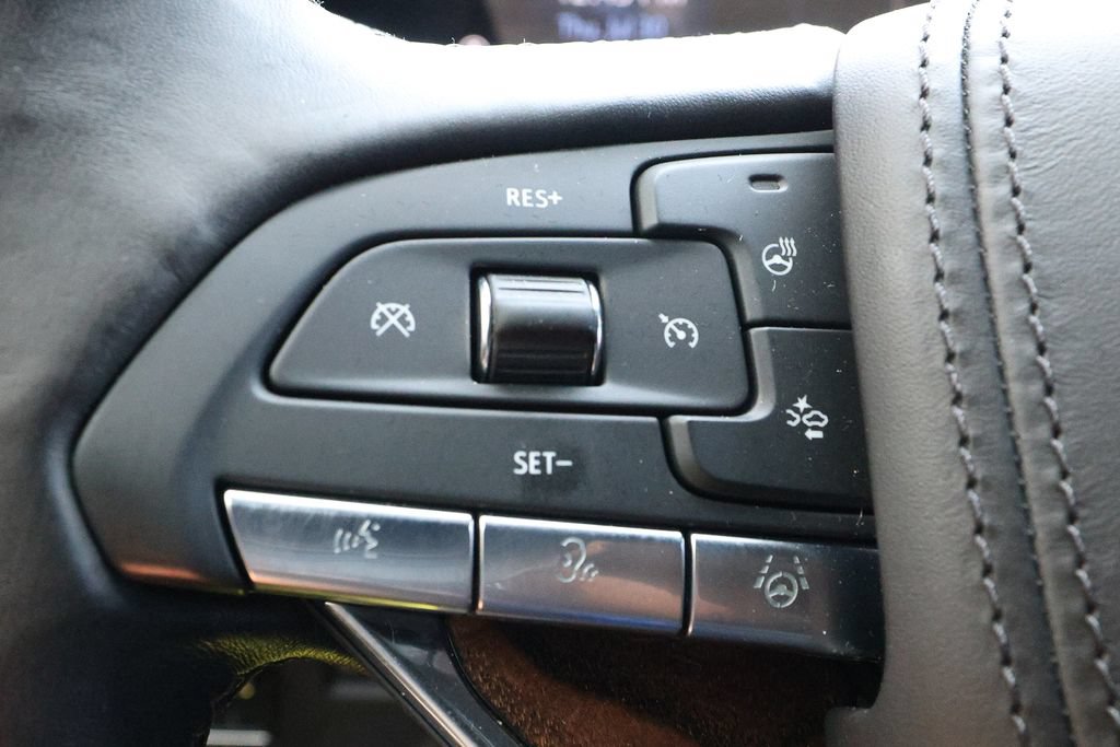 Used 2021 Cadillac Escalade ESV Sport Platinum w/ LPO, ONYX Package AWD/4WD image 21