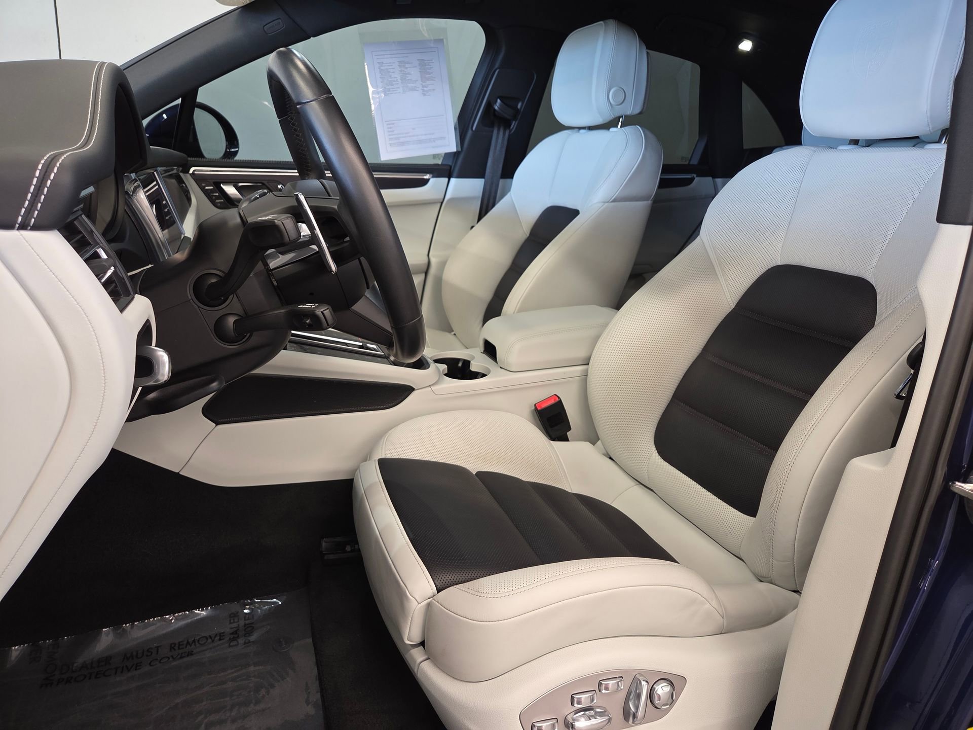 Certified 2023 Porsche Macan GTS w/ Premium Package Plus AWD/4WD image 5