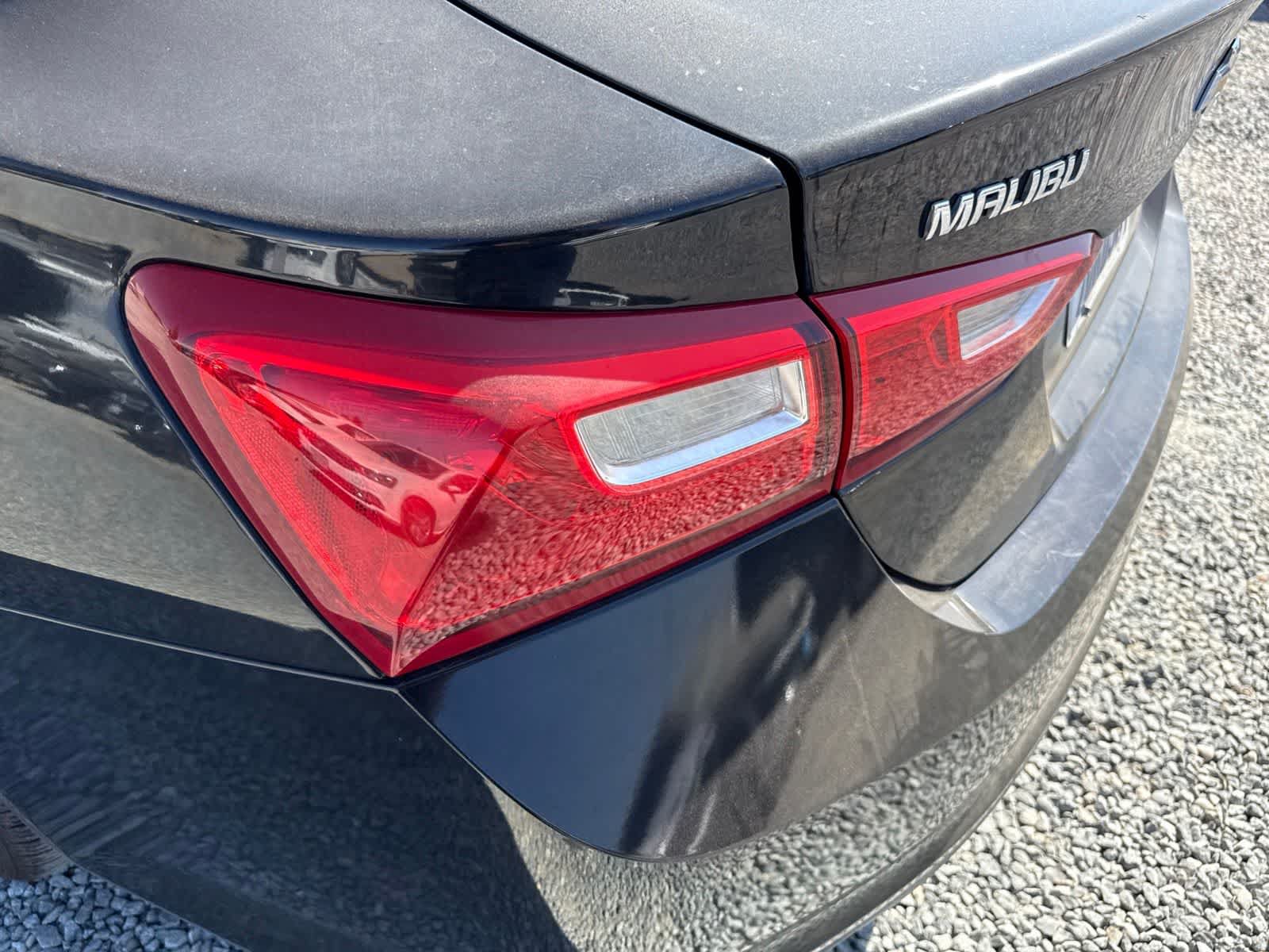Used 2017 Chevrolet Malibu LT w/ Leather Package FWD image 12