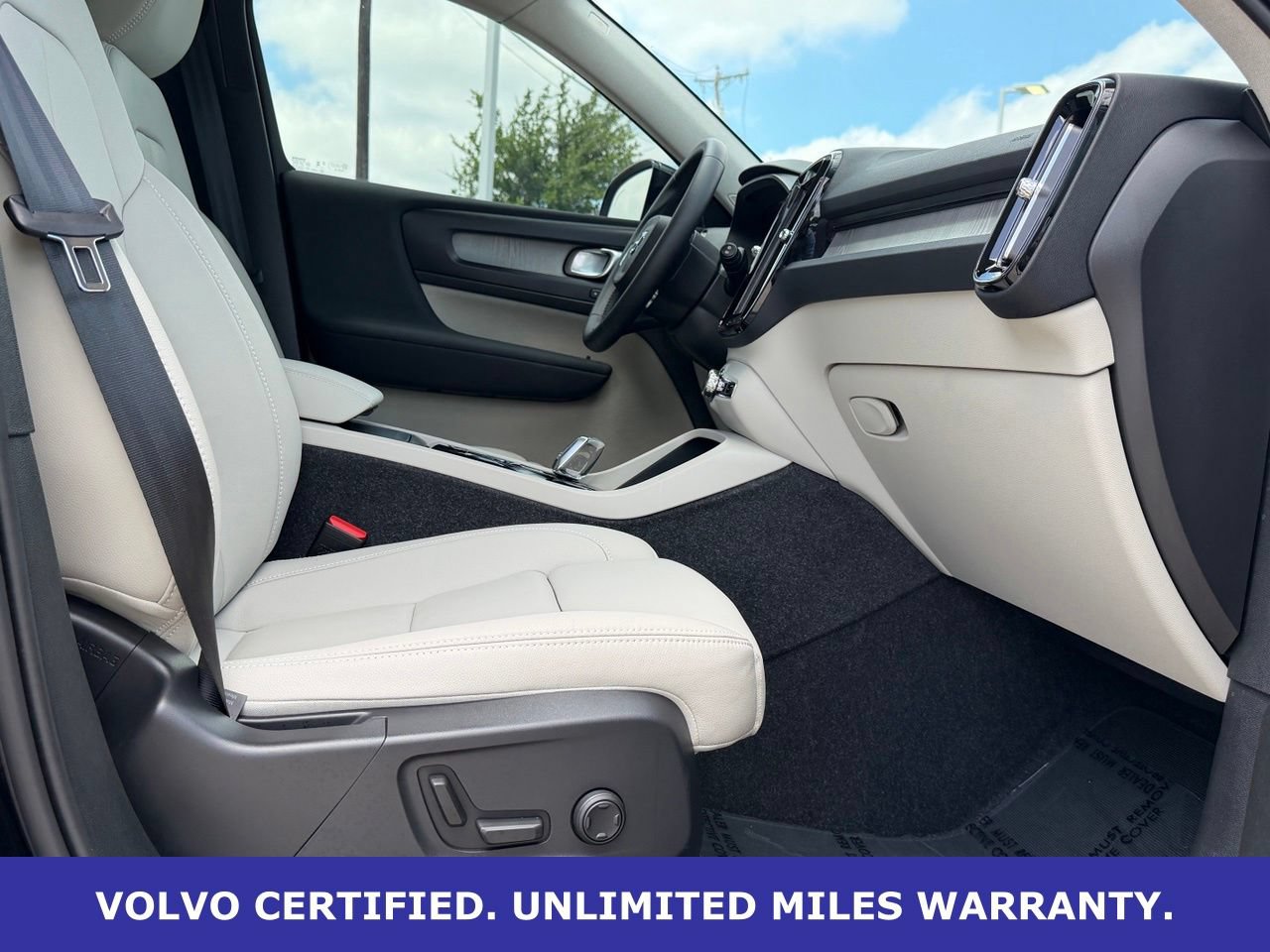 Certified 2025 Volvo XC40 B5 Ultra AWD/4WD image 36