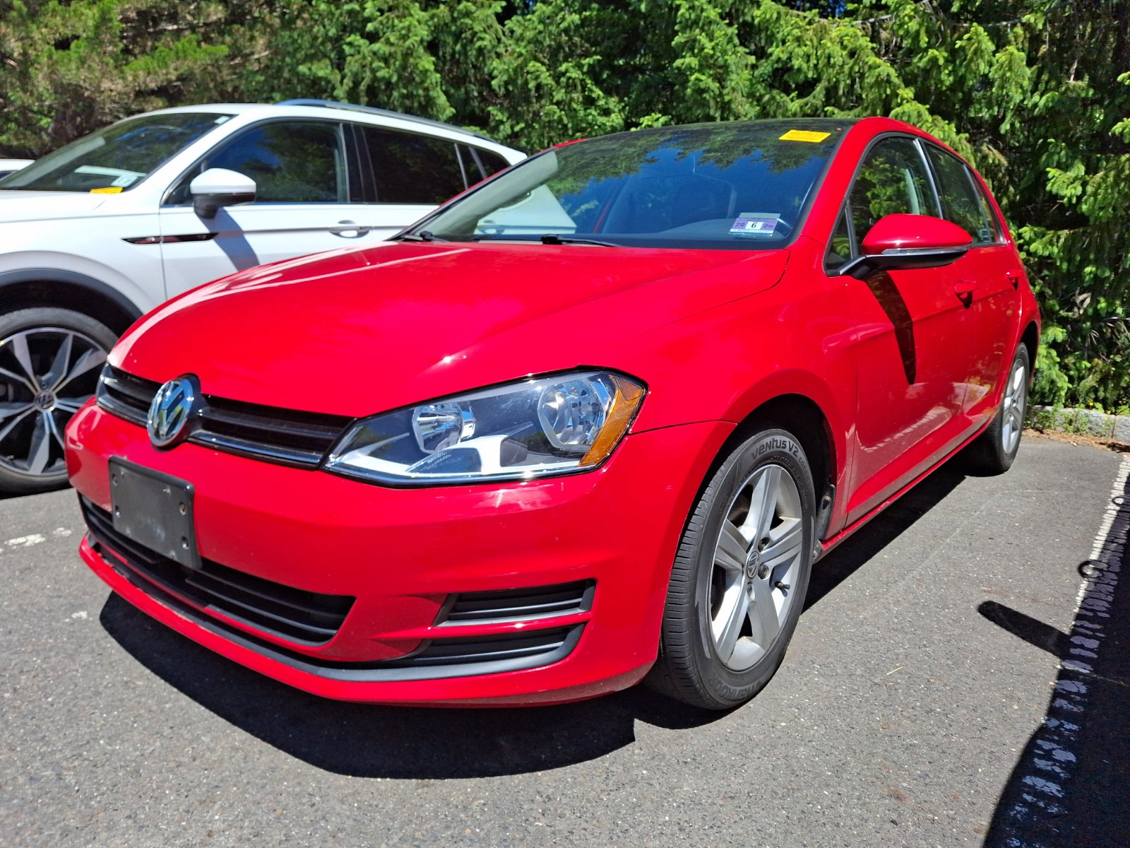 Used 2017 Volkswagen Golf SE FWD image 3