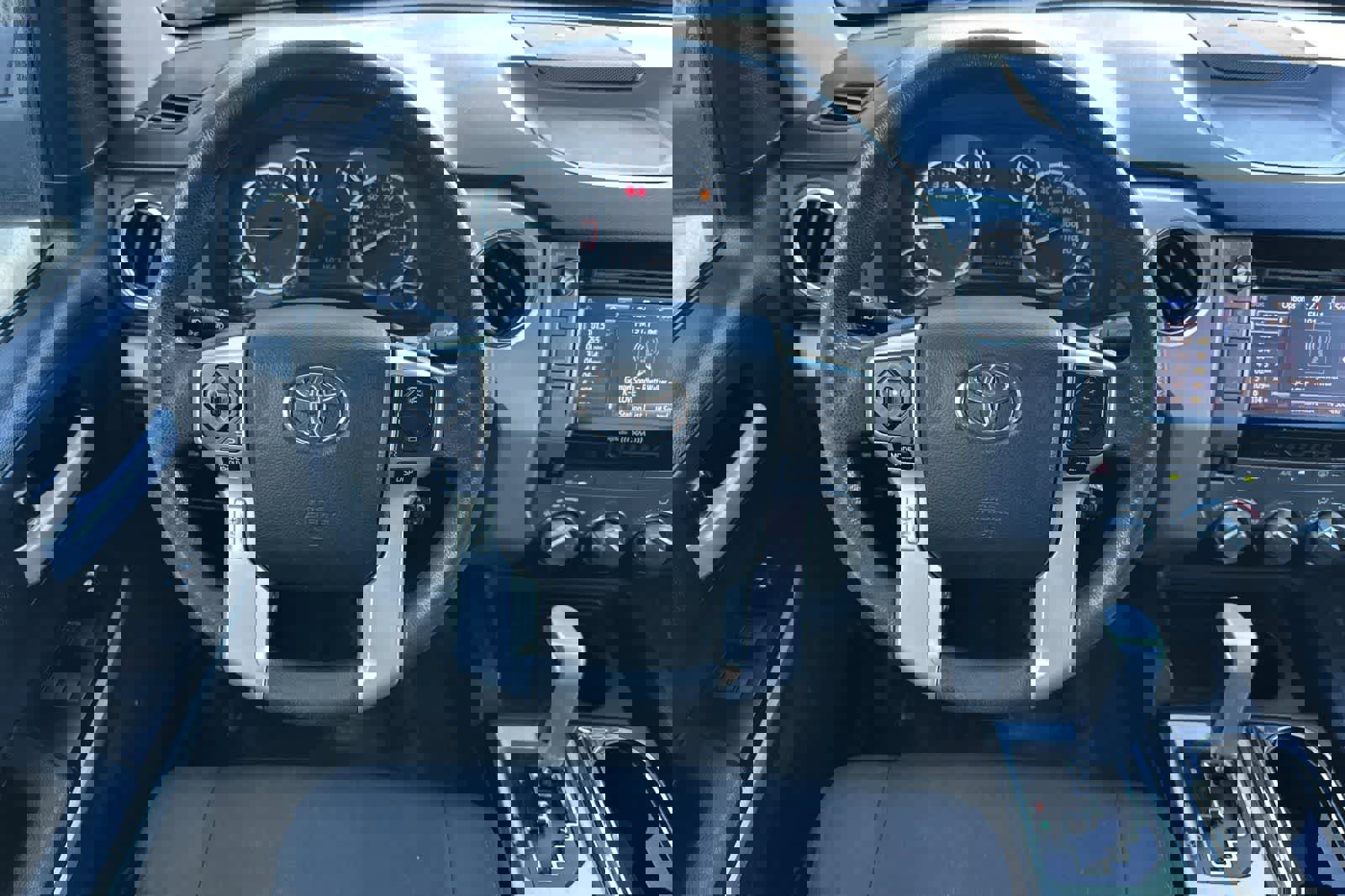 Used 2014 Toyota Tundra SR5 w/ SR5 Upgrade Package image 16