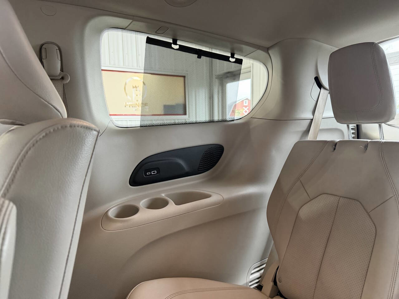Used 2021 Chrysler Pacifica Touring-L FWD image 27