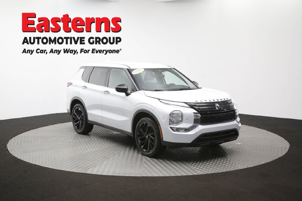 Used 2023 Mitsubishi Outlander SE Black Edition AWD/4WD image 52