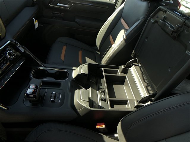 New 2025 GMC Sierra 1500 AT4 w/ Technology Package AWD/4WD image 28