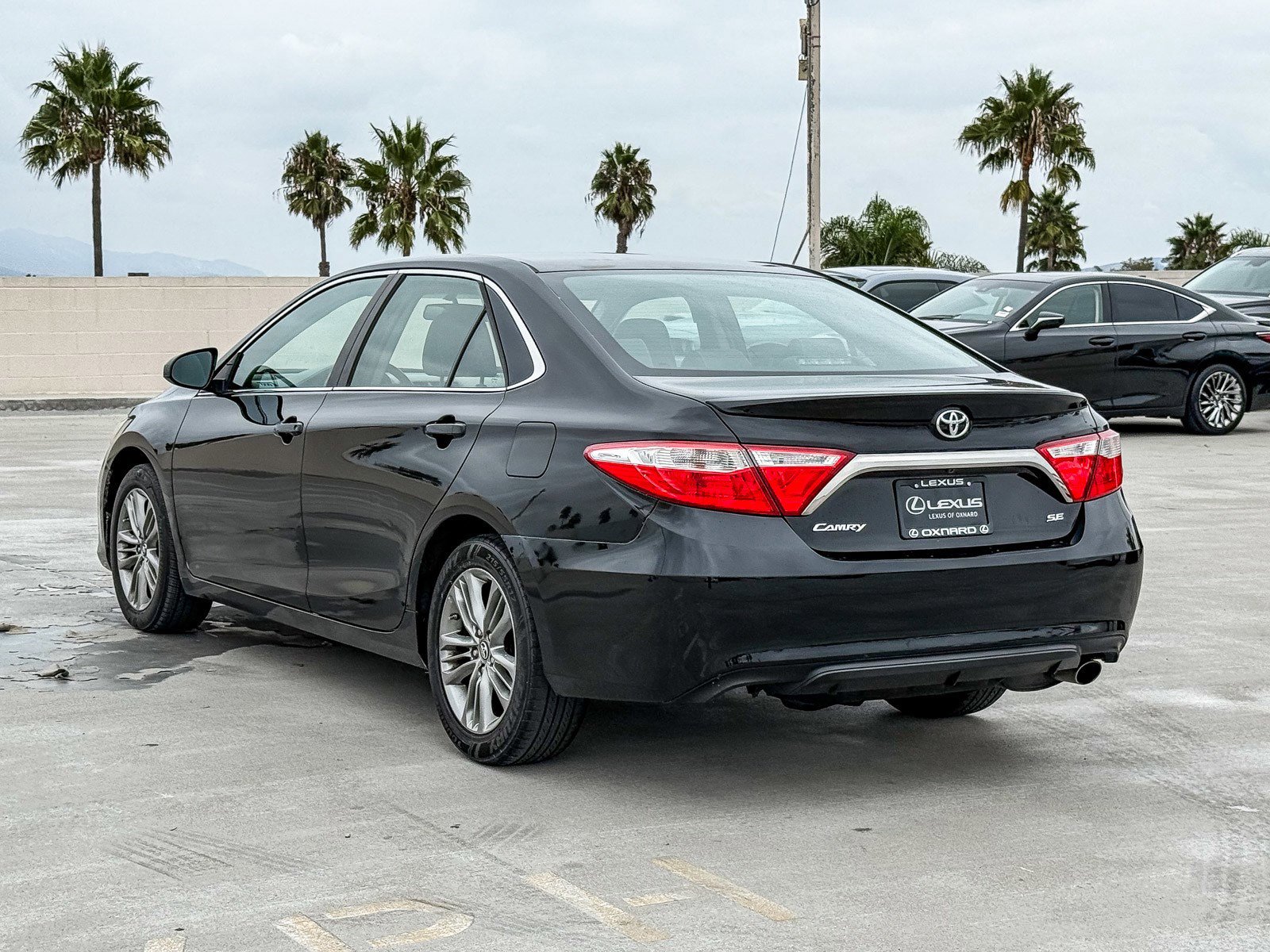 Used 2016 Toyota Camry SE image 5