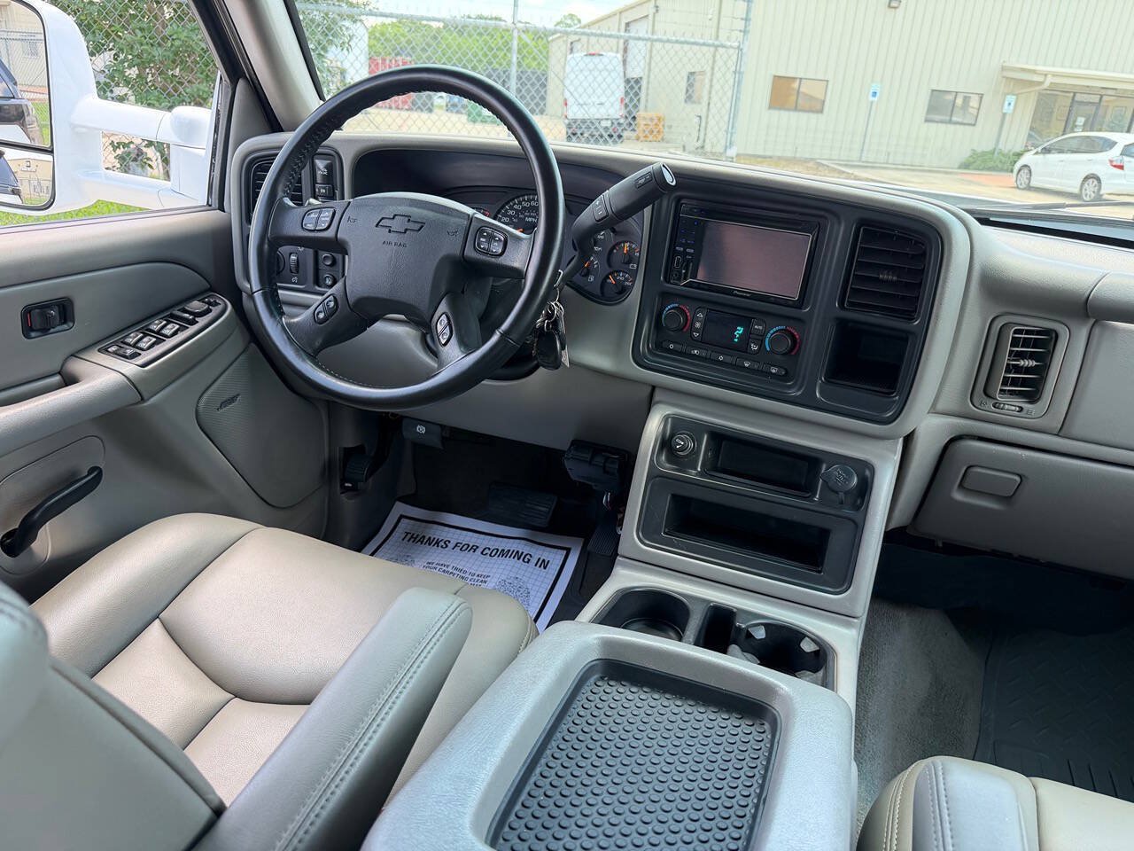 Used 2006 Chevrolet Silverado 2500 LT w/ Onstar Plus Package AWD/4WD image 21