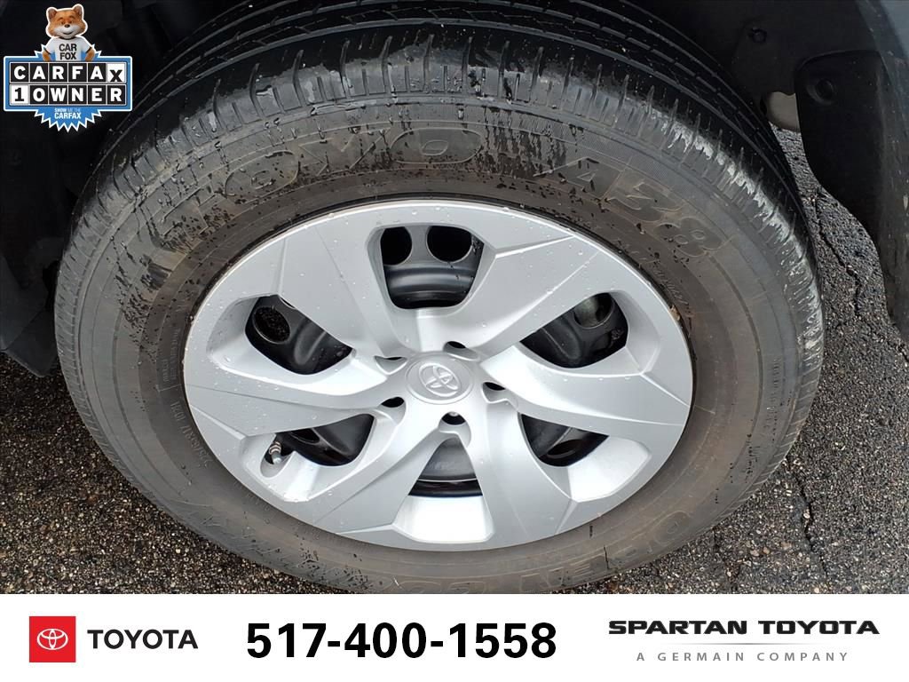 Used 2024 Toyota RAV4 LE AWD/4WD image 10