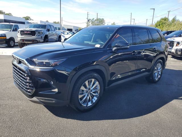 Used 2024 Toyota Grand Highlander Platinum image 2